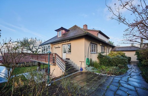 Weingarten Villa | zeitweise[.]haus Denkerhaus und Stadtoase