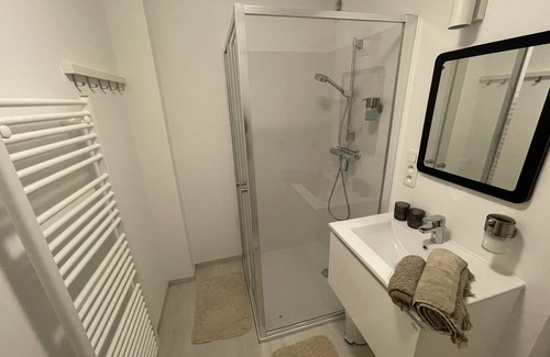 Jambes Apartment | Zen apartment integrated into its wellness center