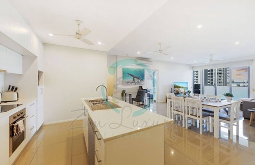 Darwin City Centre Condo | ZEN At ARRAY - 2 Bedroom Retreat in CBD
