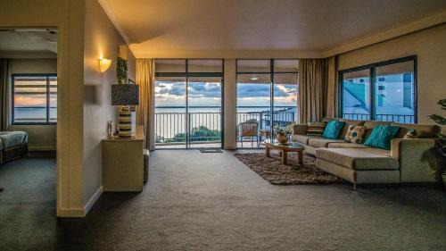 Darwin City Centre House | ZEN AT THE ESPLANADE - Spectacular Sunset Retreat