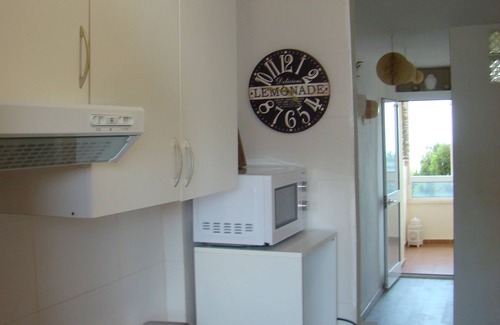 Sitio de Calahonda Apartment | ZEN BEACH- 200m beach- WiFi by Fiber Optic- A/C-Pool- Community Garden