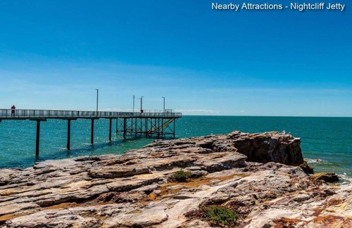Brinkin Apartment | Zen by the Coast: 2-BR Cozy Retreat Near Uni/Shops