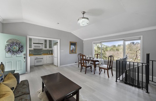 Stanley House | Zen Garden Getaway w/ Mountain View