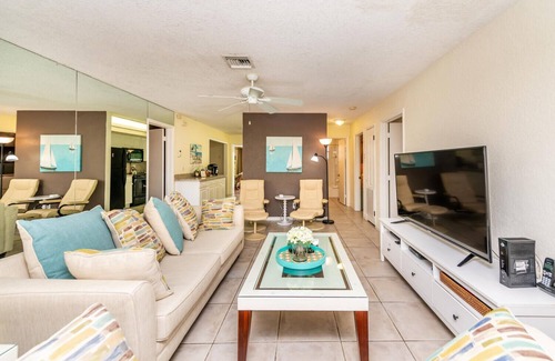 Wilton Manors House | Zen Garden | Heated Pool | NEAR BEACH | Resort Style | Private| Fenced