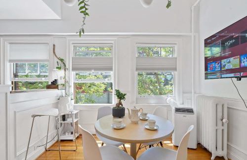 Belltown Apartment | Zen Gem Studio Downtown