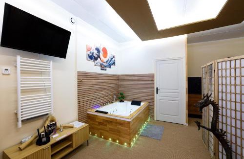 Pontivy Apartment | Zen Love Room Jaccuzzi Sauna
