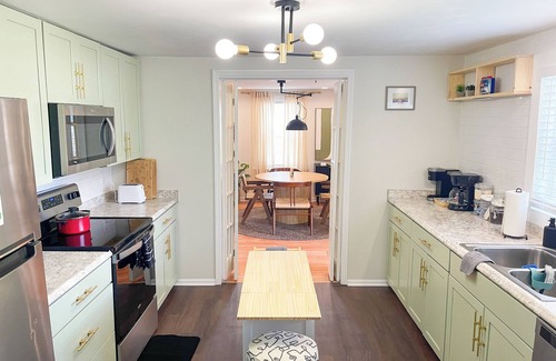 Concord House | Zen Midcentury-Art Deco Hideaway