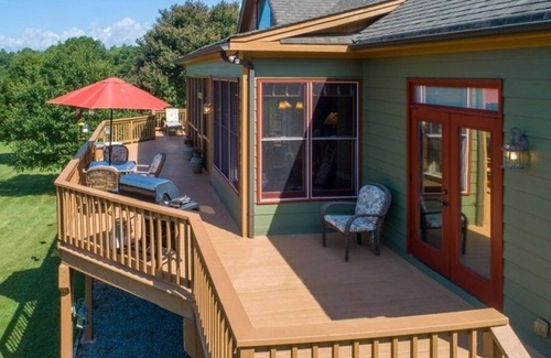 Whittier Cabin | Zen Mountain offers luxurious exclusiveness only found in the Smoky Mountains
