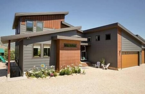 Eden Apartment | Zen Mountain Studio, 2 king & 1 full beds