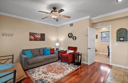 St. Petersburg Apartment | Zen Oasis Chic 1Bd Steps to DTSP