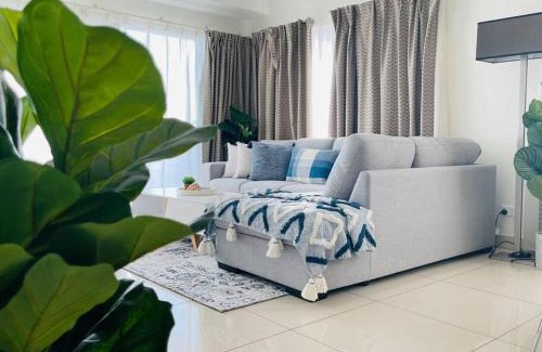Darwin City Centre Apartment | ZEN OCEAN BLISS - Cozy 2-BR/2-BA Sea View Retreat