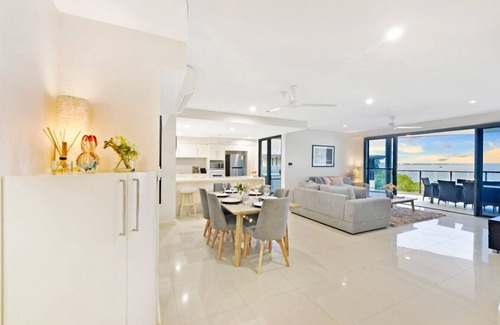 Darwin City Centre Apartment | Zen Ocean Charm 3BR Luxury W/front Apt Pool + BBQ