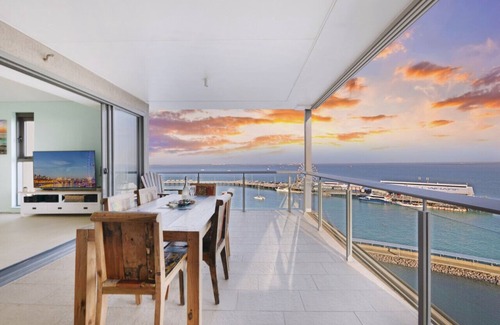 Darwin City Centre Condo | ZEN POINT PENTHOUSE - 3 BR Waterfront