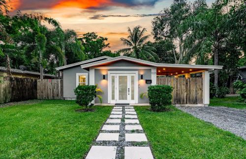 Riverside Park House | Zen Retreat - Sauna Pool Cold Plunge & More