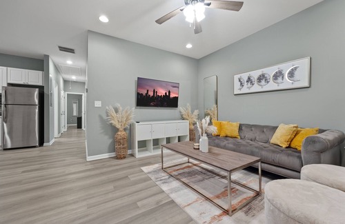Atlanta Apartment | Zen Retreat – Serene, Wellness-Inspired 3BR w/Balcony, Yoga Space & Coffee Bar