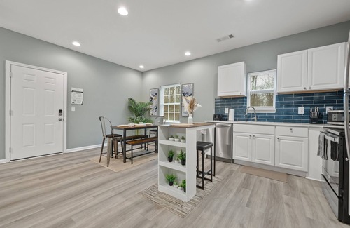 Atlanta Apartment | Zen Retreat – Serene, Wellness-Inspired 3BR w/Balcony, Yoga Space & Coffee Bar