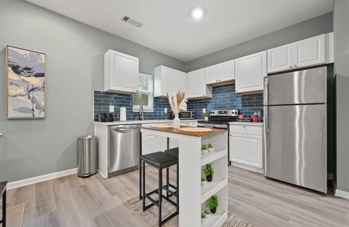 Atlanta Apartment | Zen Retreat – Serene, Wellness-Inspired 3BR w/Balcony, Yoga Space & Coffee Bar
