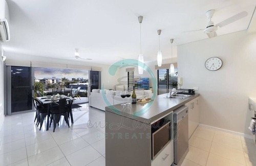 Stuart Park Apartment | Zen Stuart: Outdoor Dining ~ Seaview ~ Pool