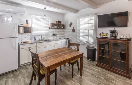 Estate East Street Apartment | Zen Treasure - A Matey's Retreat