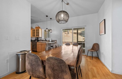 Groveland House | Zen Whisper in the woods