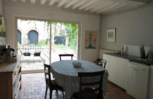 Saint-Jean-le-Blanc Bed & Breakfast | ZenBreak Sous les Toits