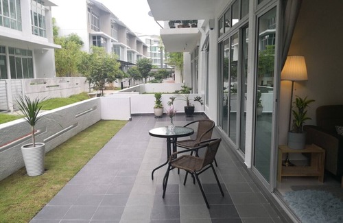 Taman Sutera Utama Condo | ZenCozyStay (new) 3r8pax townhouse 2m Sutera Mall