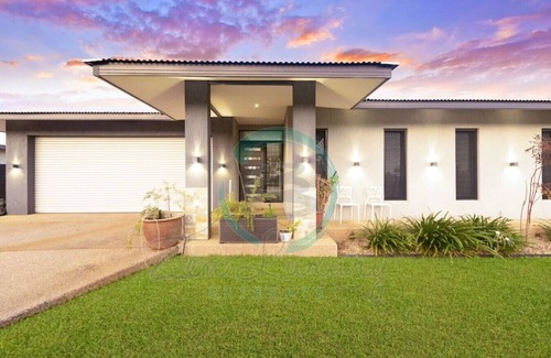 Johnston House | ZENHOUSE - 5BR Family with Private Pool