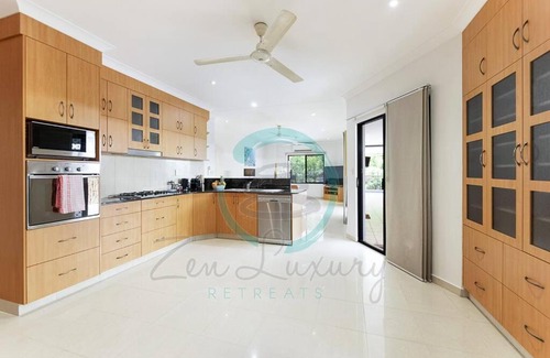 Bayview Apartment | Zenhouse (Bayview) 4BR Luxury Family Home Pool/BBQ