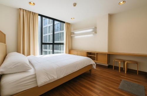 Sukhumvit Apartment | Zenith Place Huge 2BR Low-rise condo