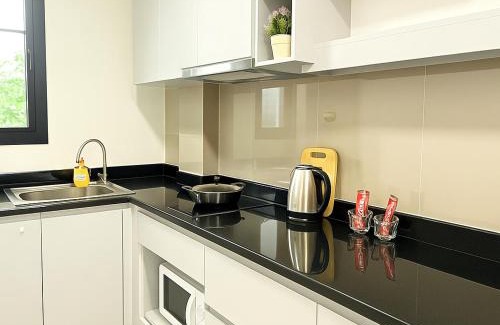 Sukhumvit Apartment | Zenith Place Huge 2BR Low-rise condo