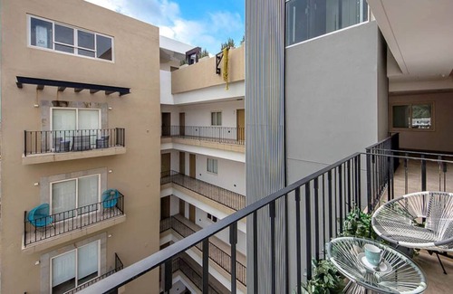 Emiliano Zapata Condo | Zenith Relaxing condo in Romantic Zone