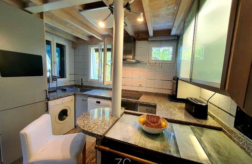 Cerecedo House | Zentral Club. El Alma del Ferroviario charming, well-located coastal cottage