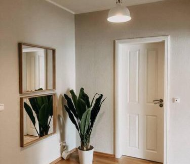 Frohnhausen Apartment | Zentral, geräumig, Messe nah! BE2R