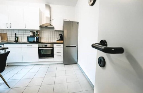 Haan Apartment | Zentral-kingsize Bett-ps4-hbf