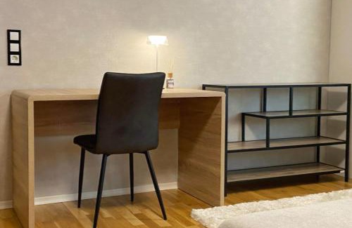 Karlsruhe City Centre Apartment | zentrale Design-Ferienwohnung mit Balkon und Stellplatz in Karlsruhe - APOLONIAliving