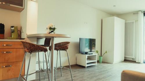 Hofstetten Apartment | Zentrale Ferienwohnung mit Waldblick