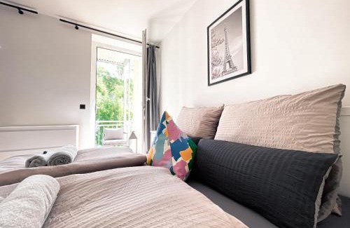 Zentrum-Sued Apartment | Zentrale Ferienwohnung mit Parkplatz, 2 Schlafzimmern, Küche, Waschmaschine & Balkon