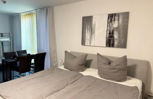 Pforzheim Apartment | Zentrale Penthouse Suiten mit Goldstadtblick