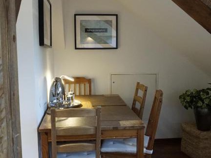 Steglitz Apartment | Zentrale Wohnung im Grünen!