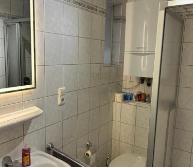 Kernstadt Apartment | Zentrales Apartment mit Netflix, Kaffee & Parkplätzen