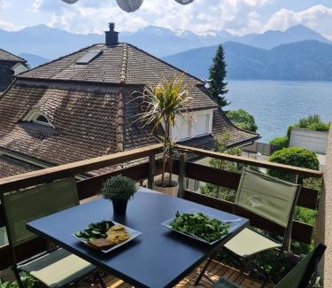Weggis Apartment | Zentrumsnah und modern mit Seeblick in Weggis