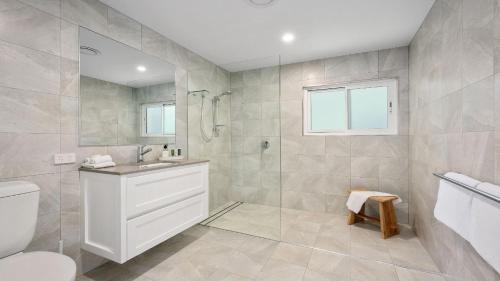Sapphire Beach House | Zephyr on Sapphire - Stunning private property on absolute beachfront