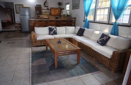 Treasure Beach Villa | Zero minutes to the most prestigous cove in the area