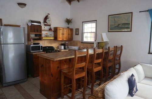 Treasure Beach Villa | Zero minutes to the most prestigous cove in the area