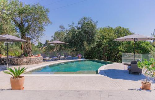 Corfu Villa | Zervos by Vintage Travel