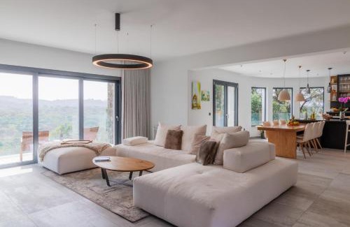 Corfu Villa | Zervos by Vintage Travel