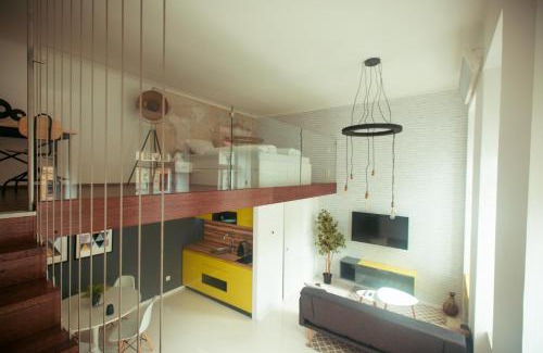 Rudolfsheim-Funfhaus Apartment | Zeus Design Loft Apartments