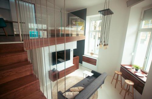 Rudolfsheim-Funfhaus Apartment | Zeus Design Loft Apartments