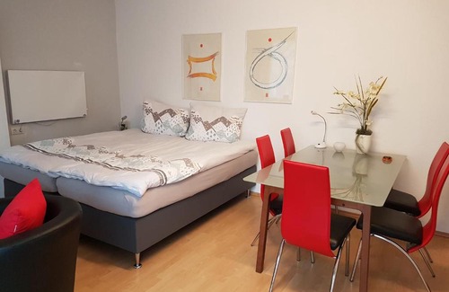 Zeuthen Apartment | Zeuthen Ferienwohnung am See, Stadtgrenze Berlin