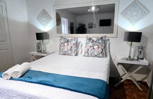 Boksburg House | Zhantique Guest House 1- Unit 5